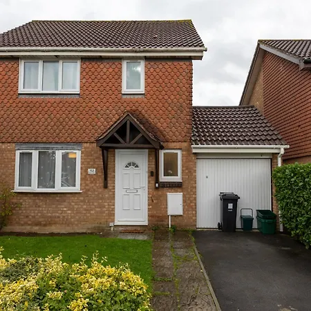 Modern 3bed-rooms Bradley Stoke Detached-house Free-parking Wifi Sleeps5