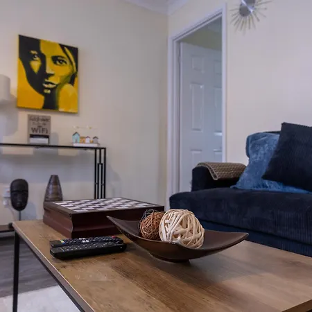 Modern 3bed-rooms Bradley Stoke Detached-house Free-parking Wifi Sleeps5 Bristol