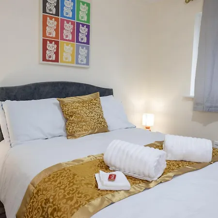 Modern 3bed-rooms Bradley Stoke Detached-house Free-parking Wifi Sleeps5 *