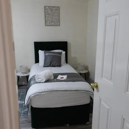 Modern 3bed-rooms Bradley Stoke Detached-house Free-parking Wifi Sleeps5 Apartmán