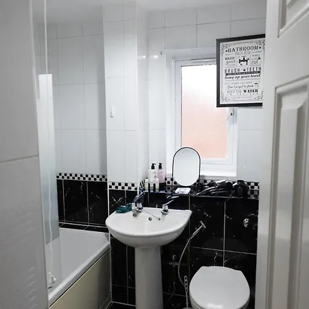 Modern 3bed-rooms Bradley Stoke Detached-house Free-parking Wifi Sleeps5 Appartement *