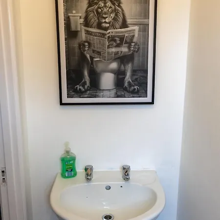 Modern 3bed-rooms Bradley Stoke Detached-house Free-parking Wifi Sleeps5 ブリストル