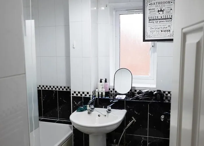 3br Detached-house Free-parking Wifi Sleeps5 Lejlighed *