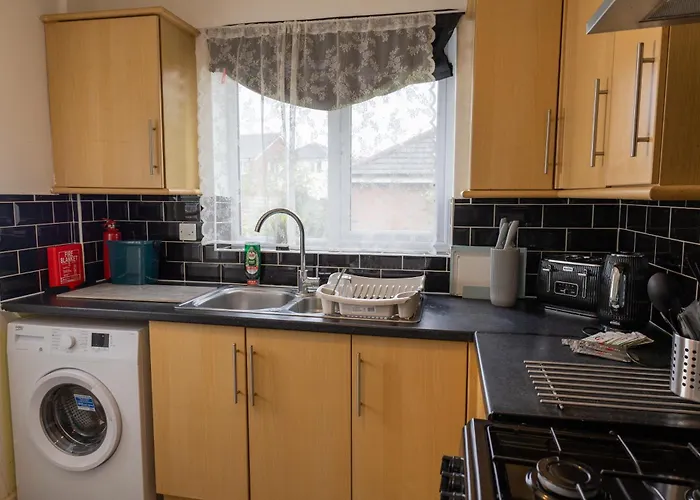 Modern 3bed-rooms Bradley Stoke Detached-house Free-parking Wifi Sleeps5 *