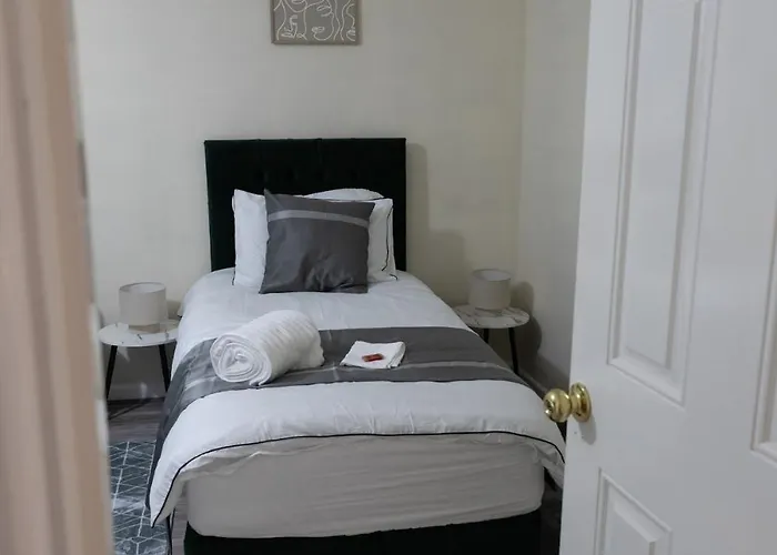 Modern 3bed-rooms Bradley Stoke Detached-house Free-parking Wifi Sleeps5 Apartman